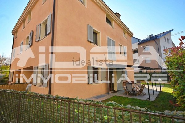 casa indipendente in vendita a Modena in zona Crocetta