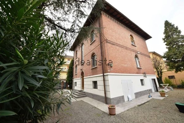 casa indipendente in vendita a Modena in zona San Cataldo