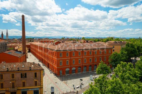 appartamento in vendita a Modena in zona Centro Storico