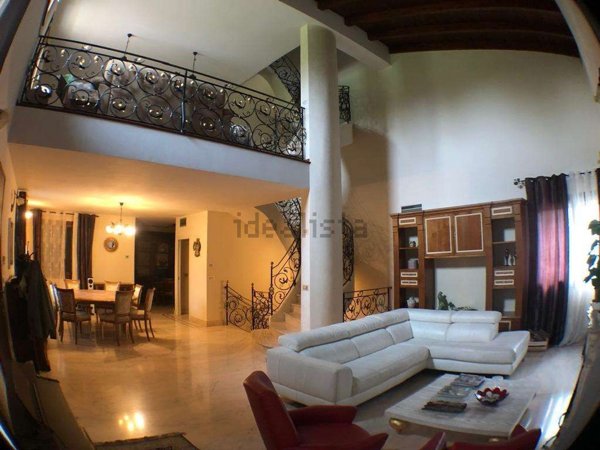 casa indipendente in vendita a Modena in zona San Faustino