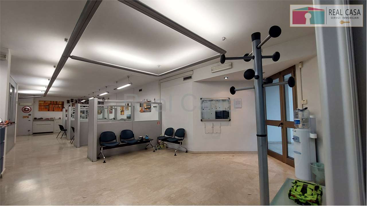 negozio in vendita a Modena in zona San Faustino