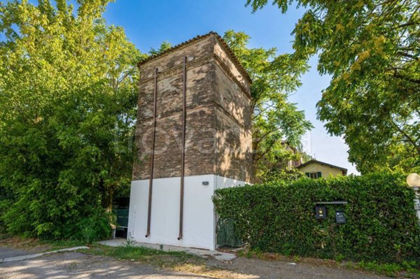 casa indipendente in vendita a Modena in zona Madonnina / Quattro Ville