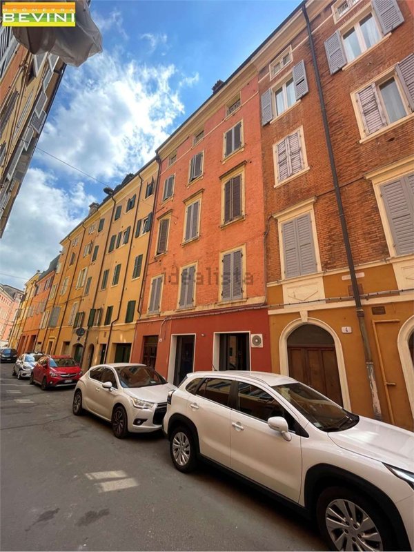 appartamento in vendita a Modena in zona Centro Storico