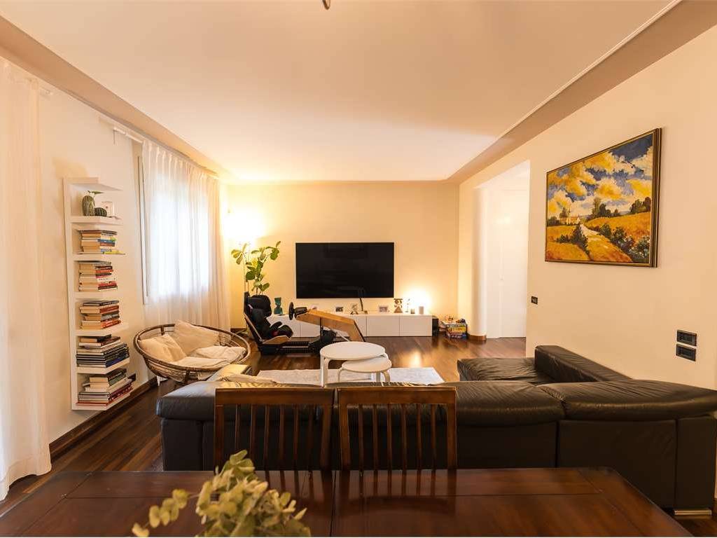 casa indipendente in vendita a Modena in zona Sant'Agnese