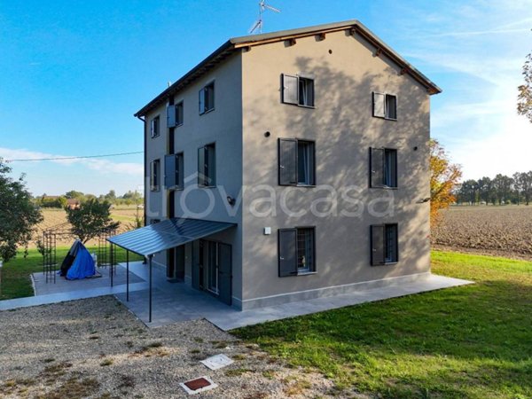 casa indipendente in vendita a Modena in zona Albareto