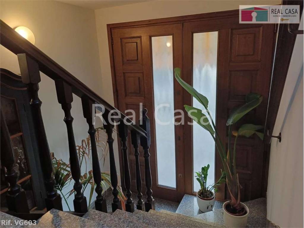 locale commerciale in vendita a Modena in zona San Lazzaro / Modena Est