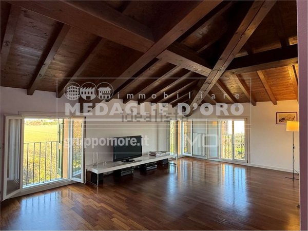 appartamento in vendita a Modena in zona Madonnina / Quattro Ville