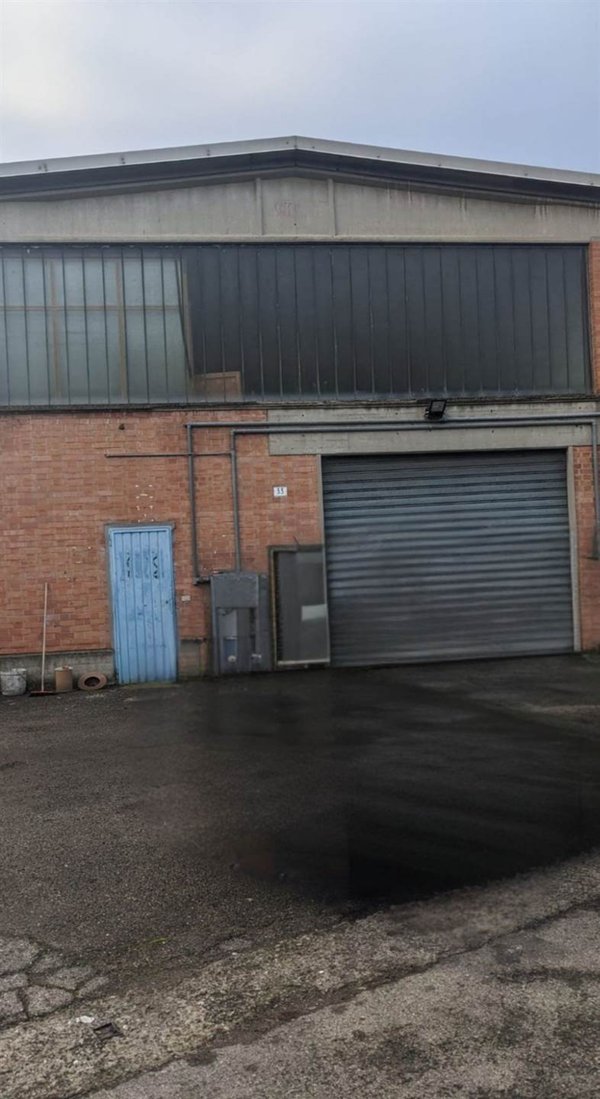 capannone in vendita a Modena in zona Madonnina / Quattro Ville