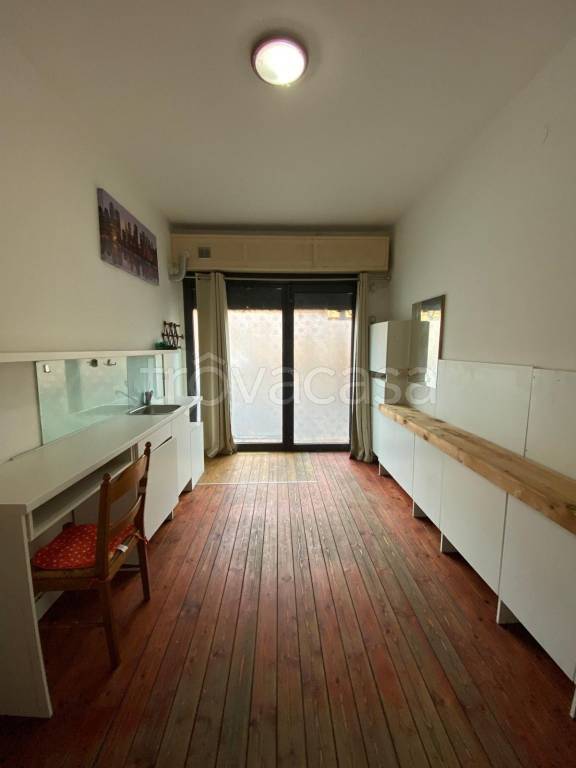 negozio in vendita a Modena