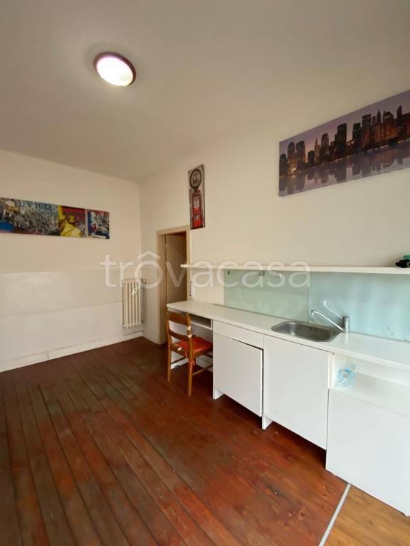 negozio in vendita a Modena