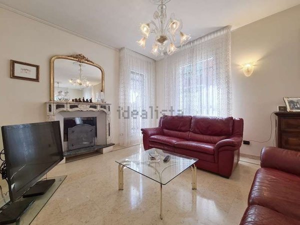 casa indipendente in vendita a Modena in zona Amendola