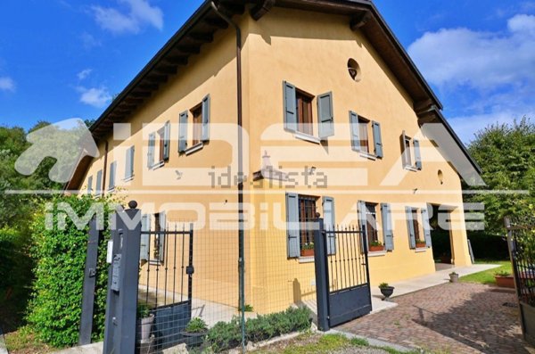 casa indipendente in vendita a Modena in zona Crocetta