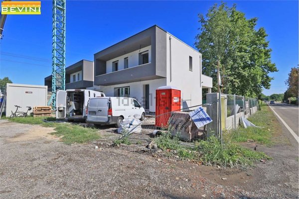 casa indipendente in vendita a Modena