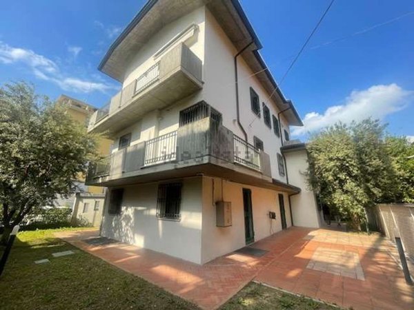 casa indipendente in vendita a Modena in zona Sant'Agnese