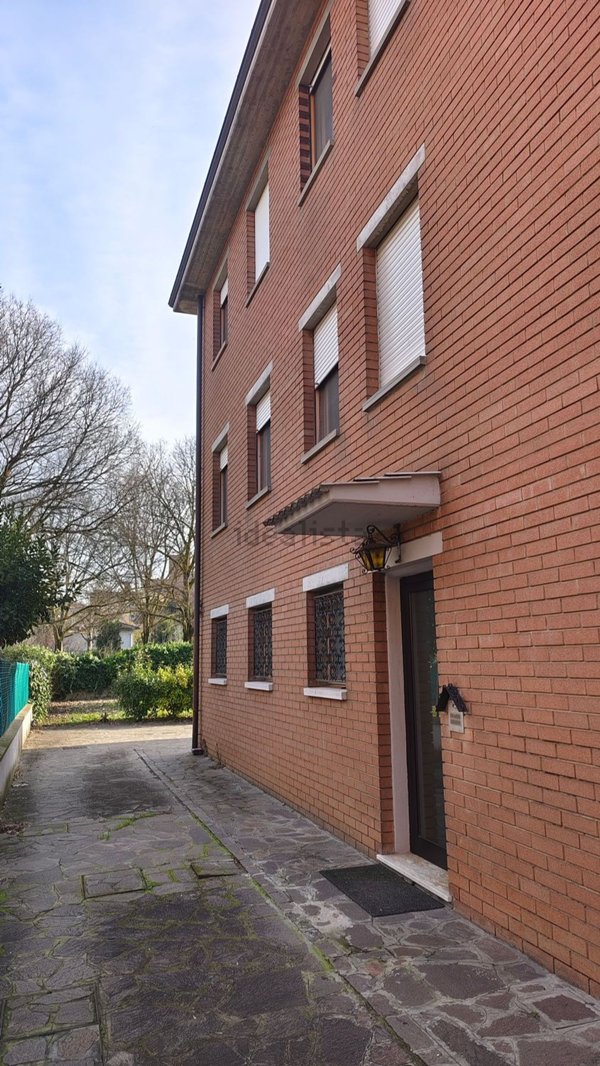 casa indipendente in vendita a Modena in zona Baggiovara