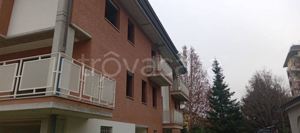 casa indipendente in vendita a Modena in zona San Faustino