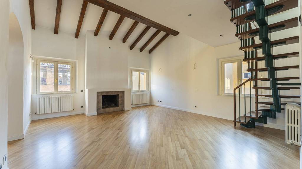 appartamento in vendita a Modena in zona Centro Storico