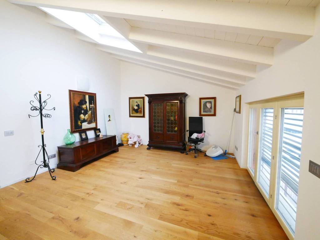 appartamento in vendita a Modena in zona San Faustino