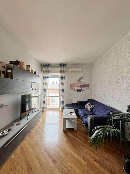 appartamento in vendita a Modena in zona Madonnina / Quattro Ville