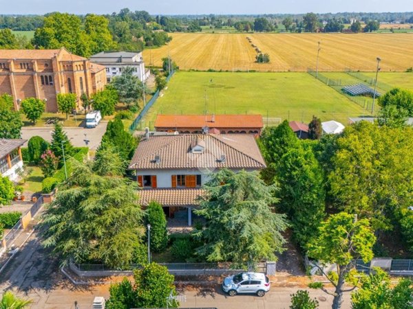 casa indipendente in vendita a Modena in zona Marzaglia