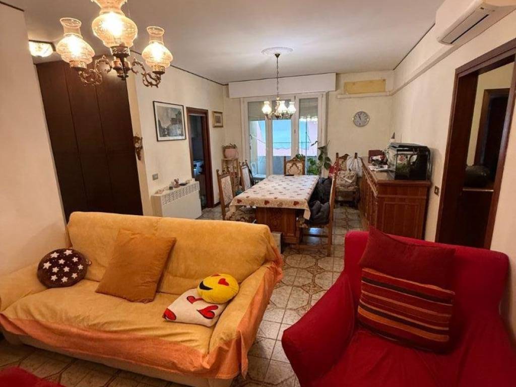 appartamento in vendita a Modena in zona San Lazzaro / Modena Est