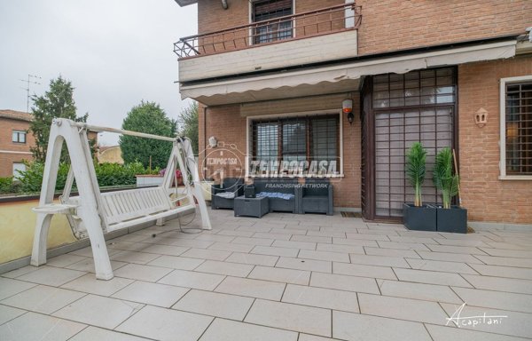 casa indipendente in vendita a Modena in zona Madonnina / Quattro Ville