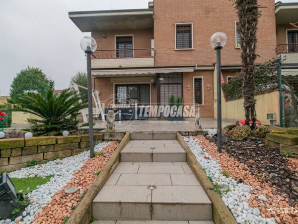 casa indipendente in vendita a Modena in zona Marzaglia