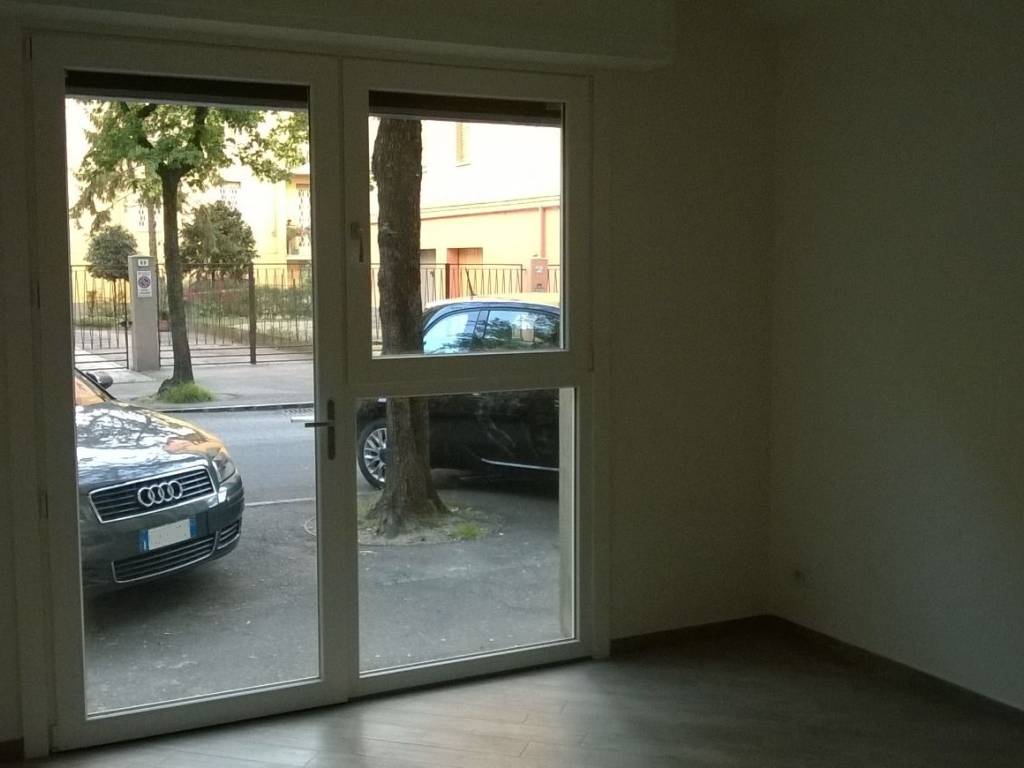 negozio in vendita a Modena in zona San Faustino