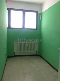 negozio in vendita a Modena in zona San Faustino