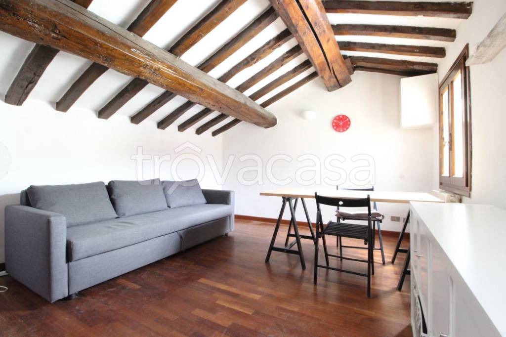 appartamento in vendita a Modena in zona Centro Storico