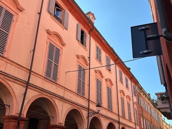 appartamento in vendita a Modena in zona Centro Storico