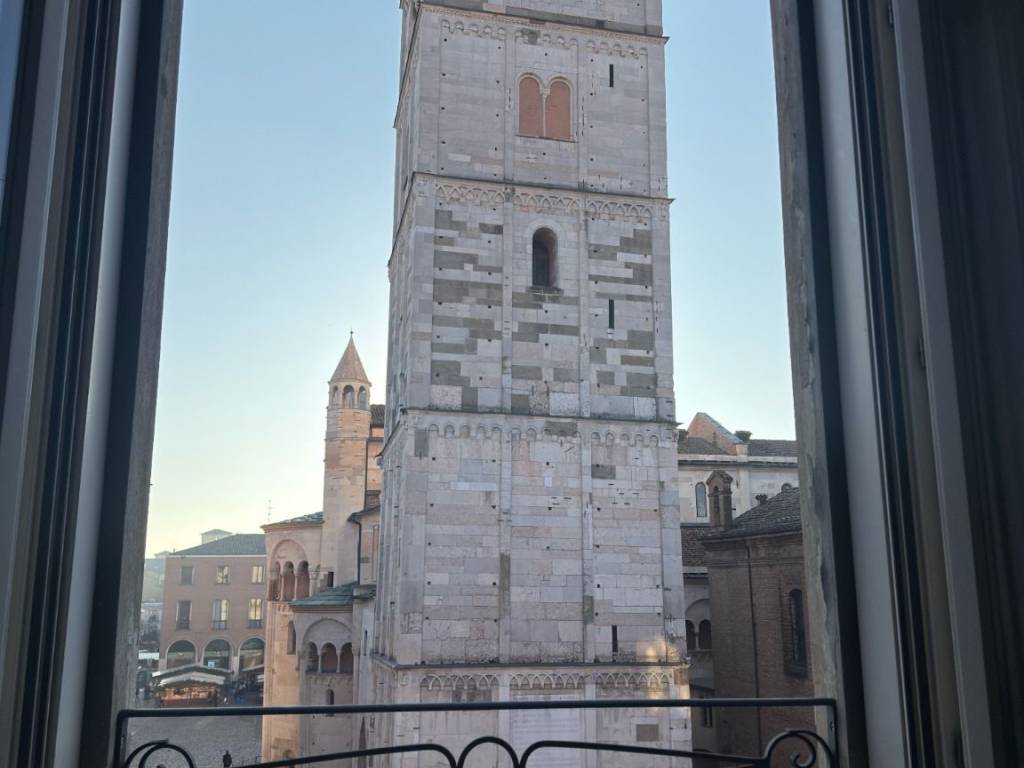 appartamento in vendita a Modena in zona Centro Storico