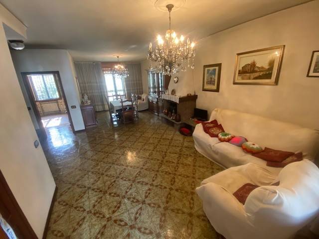 casa indipendente in vendita a Modena in zona San Lazzaro / Modena Est