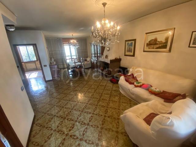 casa indipendente in vendita a Modena in zona San Lazzaro / Modena Est
