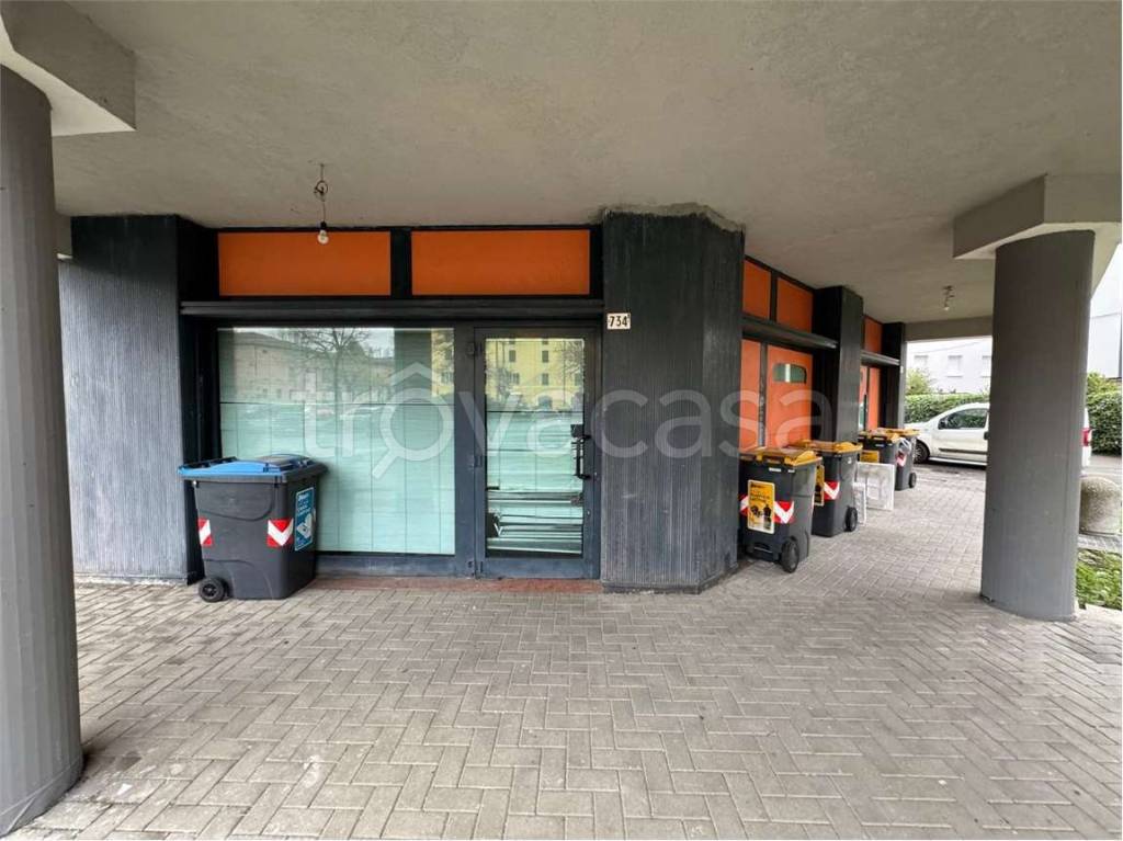 negozio in vendita a Modena in zona San Faustino