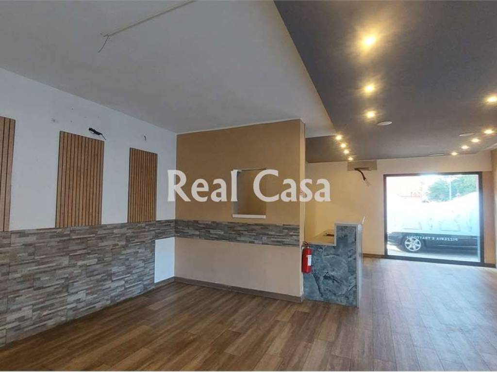 negozio in vendita a Modena in zona San Faustino