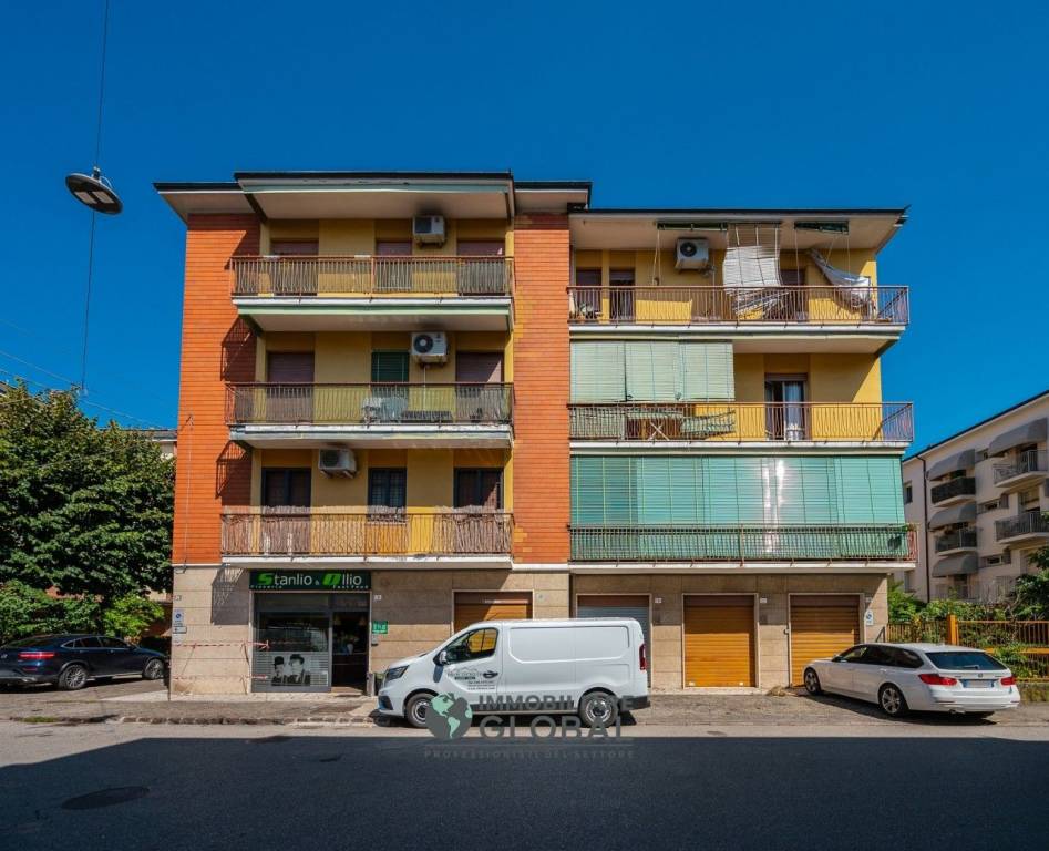 appartamento in vendita a Modena in zona Madonnina / Quattro Ville