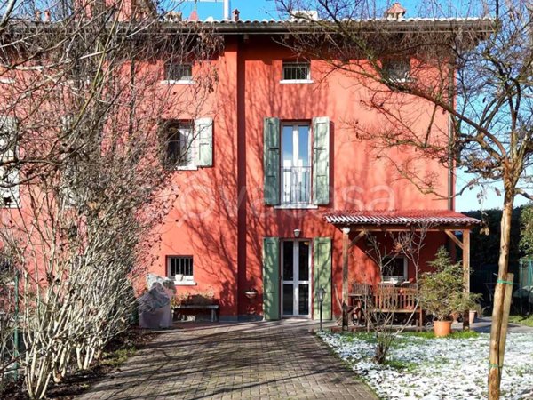casa indipendente in vendita a Modena in zona Paganine