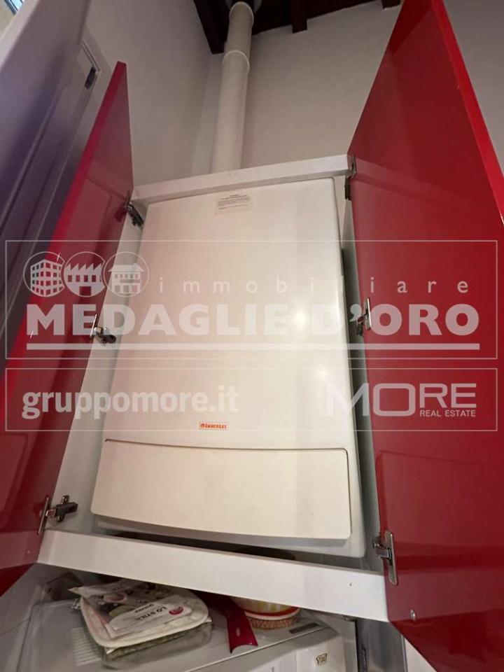 appartamento in vendita a Modena in zona Madonnina / Quattro Ville