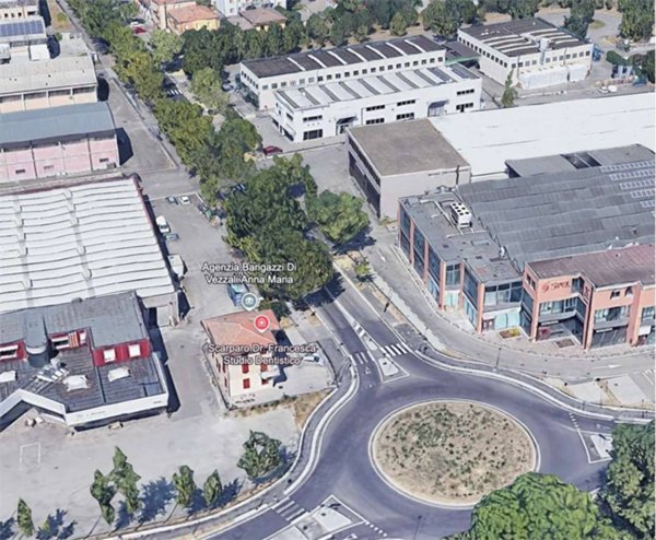 negozio in vendita a Modena in zona San Lazzaro / Modena Est