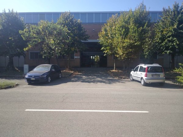 capannone in vendita a Modena
