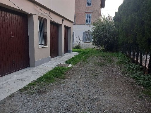 appartamento in vendita a Modena in zona Crocetta