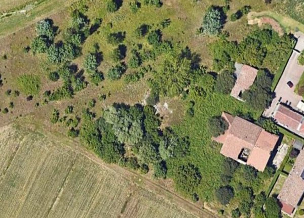 casa indipendente in vendita a Modena in zona Centro Storico