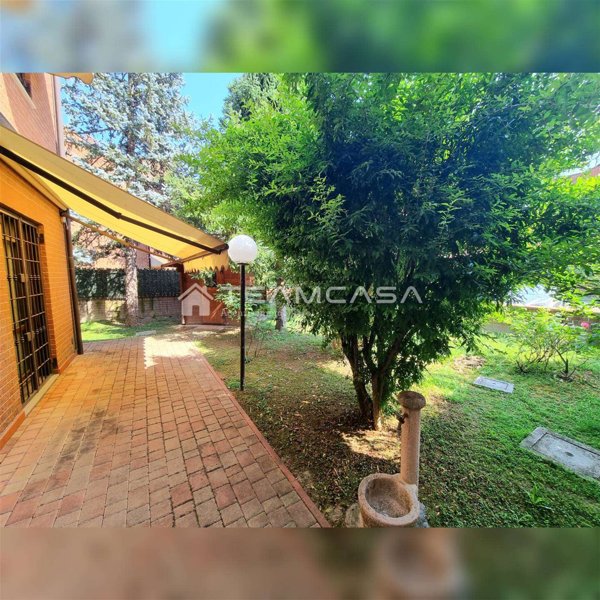 casa indipendente in vendita a Modena in zona Crocetta