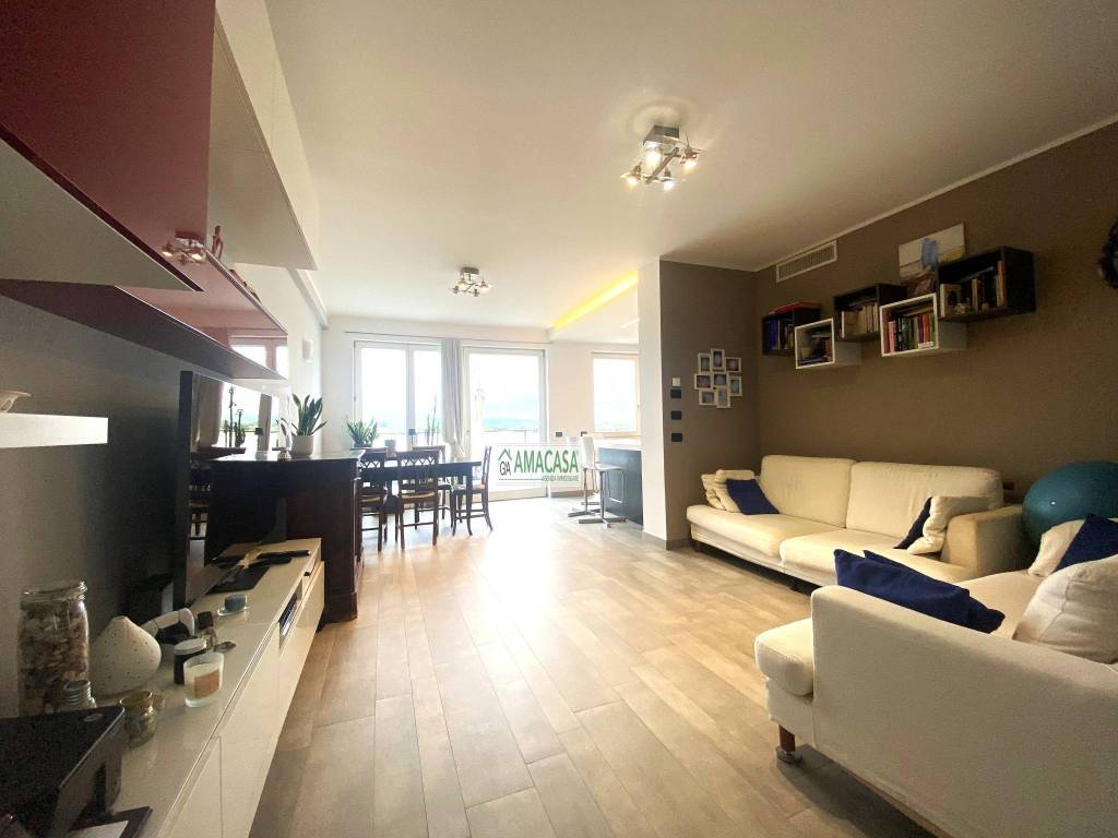 appartamento in vendita a Modena in zona Centro Storico