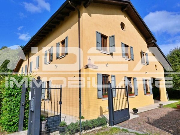 casa indipendente in vendita a Modena in zona Crocetta