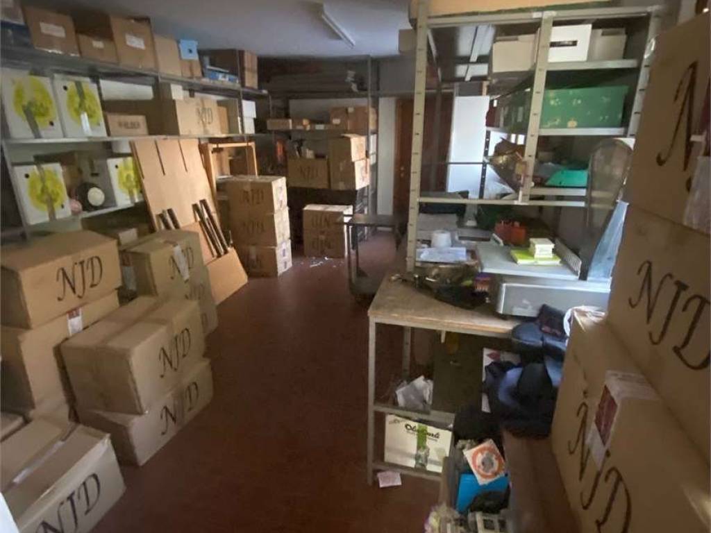 locale commerciale in vendita a Modena in zona Sant'Agnese