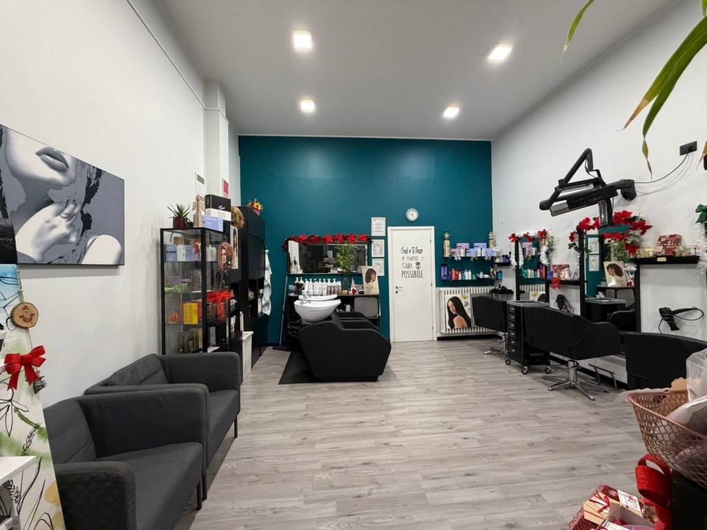 negozio in vendita a Modena