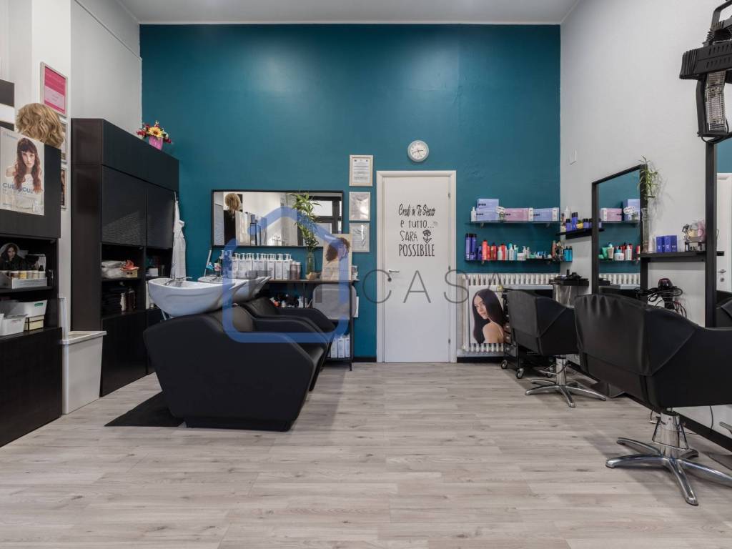 negozio in vendita a Modena