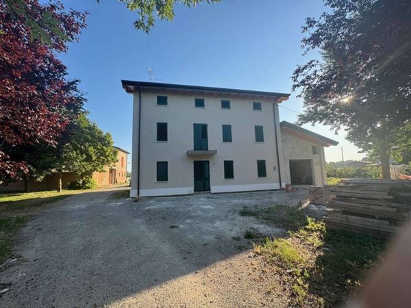 casa indipendente in vendita a Modena in zona Sant'Agnese